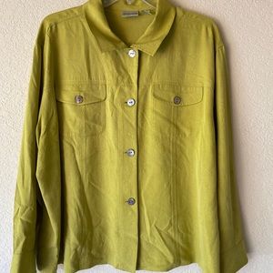 CHICOS 100% silk green button up blouse!